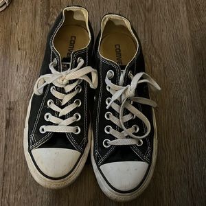 Women’s black converse, size 7